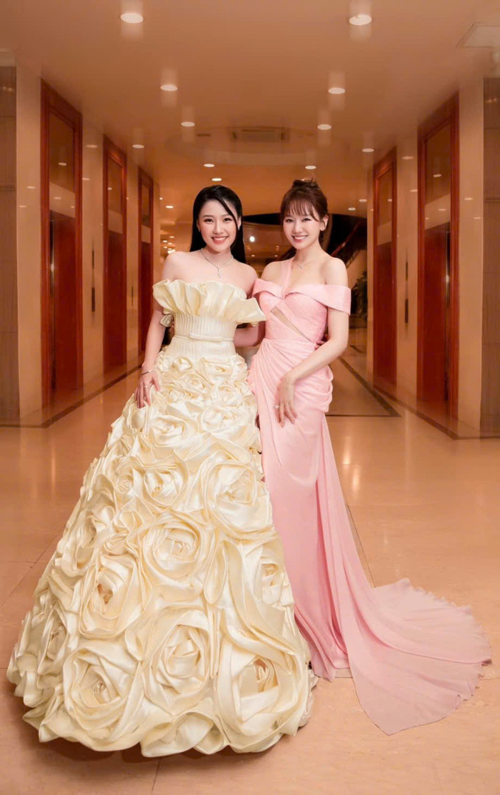 Mối quan hệ của cả 2 thân thiết như chị em ruột. Ảnh: FBNV