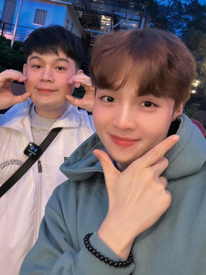 Long Chun và Tun Phạm có mối quan hệ bạn bè thân thiết nhiều năm qua. 