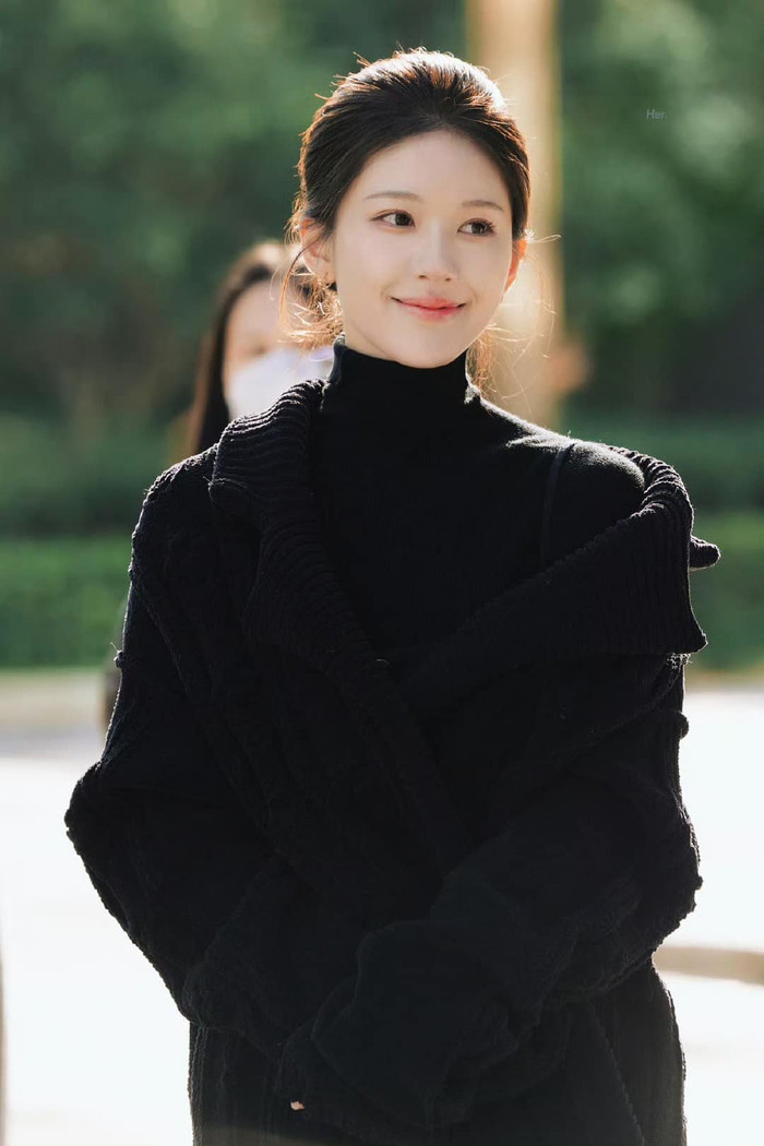 Triệu Lộ Tư đóng Tình Nhân cùng nam diễn viên hơn 12 tuổi