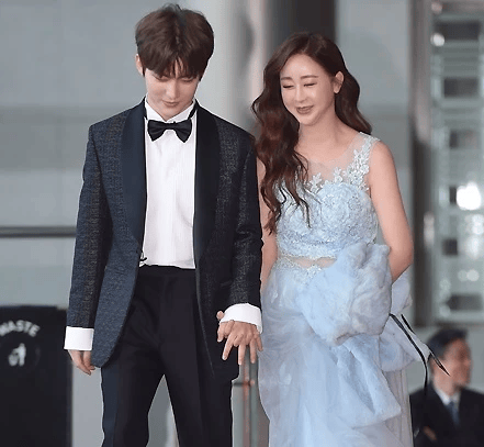 Nữ diễn viên và chồng kém tuổi luôn xuất hiện với hình ảnh ngọt ngào, tình tứ trước khi công bố tin ly hôn. Ảnh: Sưu tầm