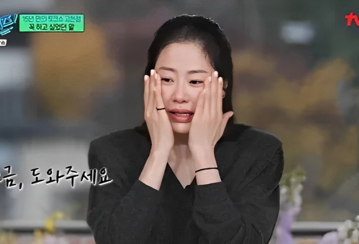 Nữ diễn viên sinh năm 1971 bật khóc nức nở khi nhắc tới con cùng chồng cũ thiếu gia nhà tài phiệt. 