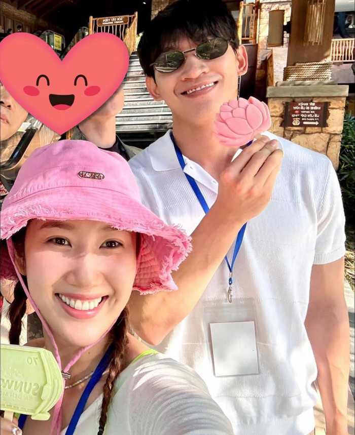 Thúy Ngân - Võ Cảnh 'dính như sam' tại các sự kiện. (Ảnh FB FC Cảnh Ngân)