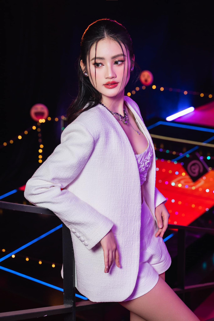 Hoa hậu Ý Nhi cảm thấy tự tin hơn sau khi phẫu thuật thẩm mỹ.