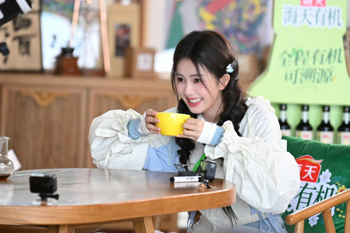 Bạch Lộc khẳng định đã hài lòng với bản thân ở độ tuổi 30. 