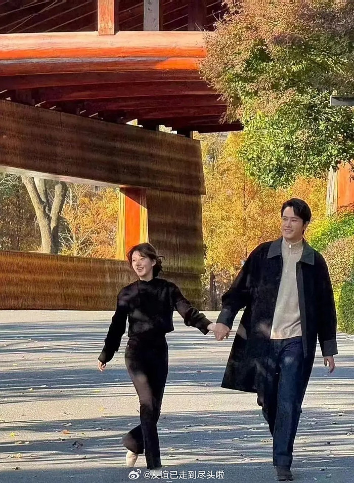 Chính điều này đã khiến Triệu Lộ Tư bị nghi ngờ khai gian chiều cao.