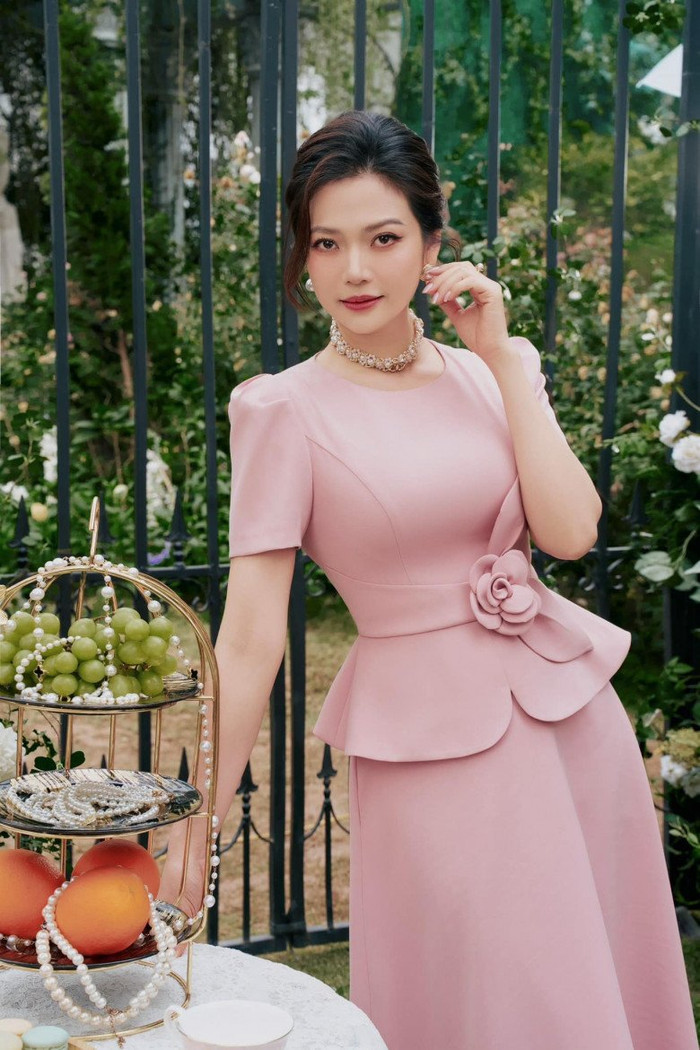 Động thái của nữ diễn viên Kiều Anh làm dấy lên tin đồn cô đã ly hôn chồng kém tuổi.