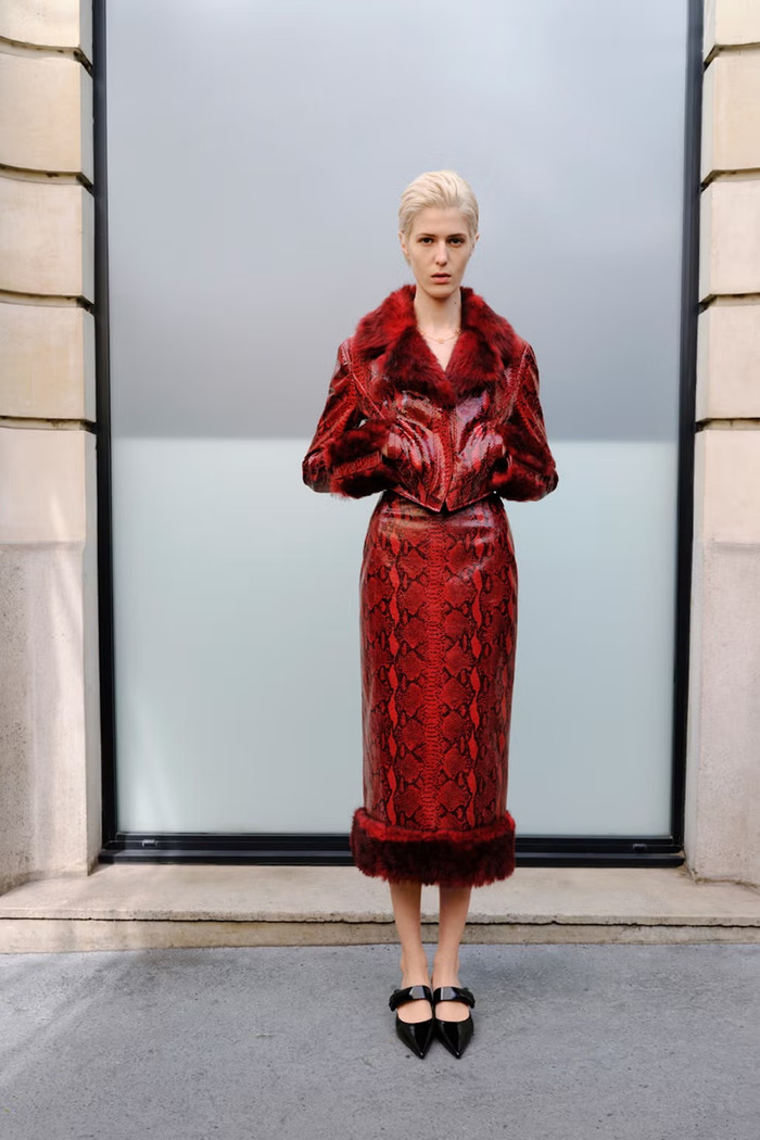 Không có gì có thể hiện rõ sự hung bạo, cá tính hơn họa tiết bò sát.