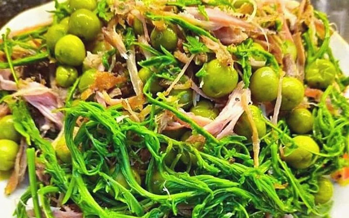 Đặc sản nộm rau thối.