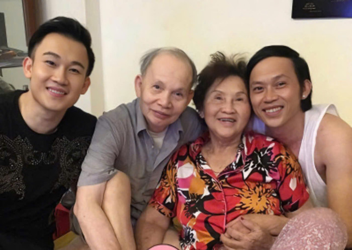 Gia đình nghệ sĩ Hoài Linh. Ảnh: FBNV