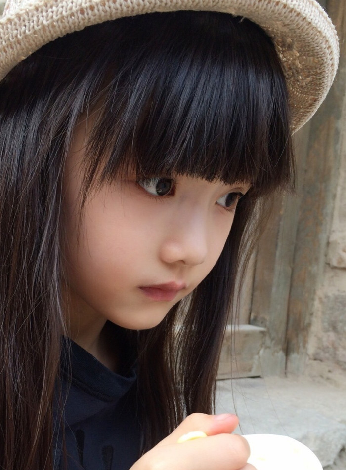 Vẻ ngoài xinh xắn đáng yêu của Kỷ Tư Hàm bị khán giả 'cấm' dao kéo.