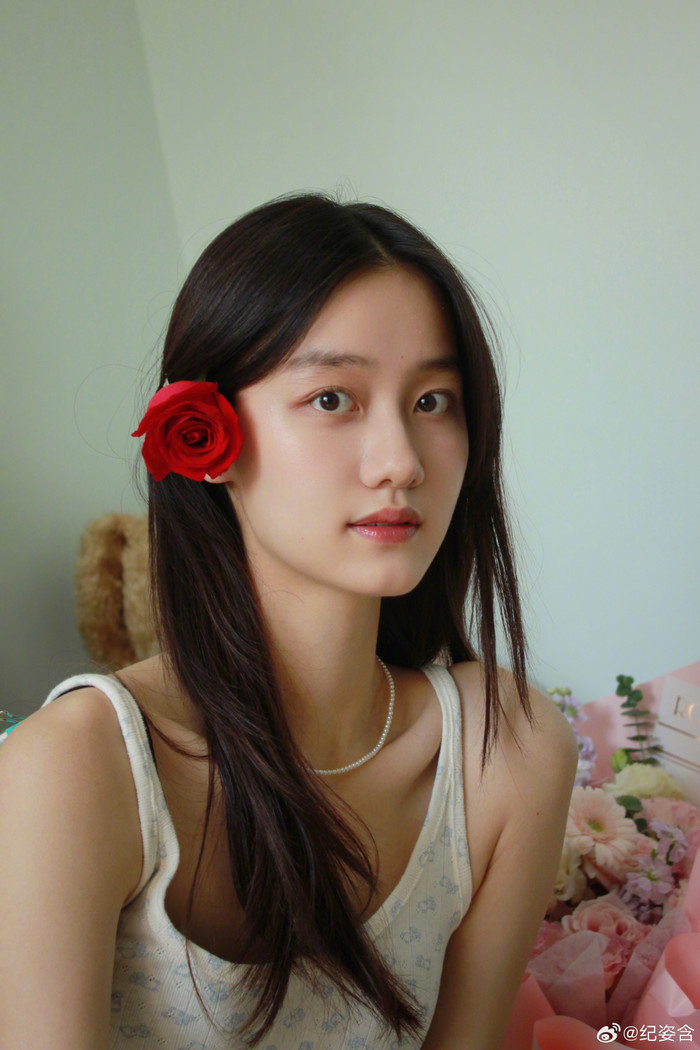 Nhan sắc hiện tại cực kỳ xinh đẹp của Kỷ Tư Hàm.