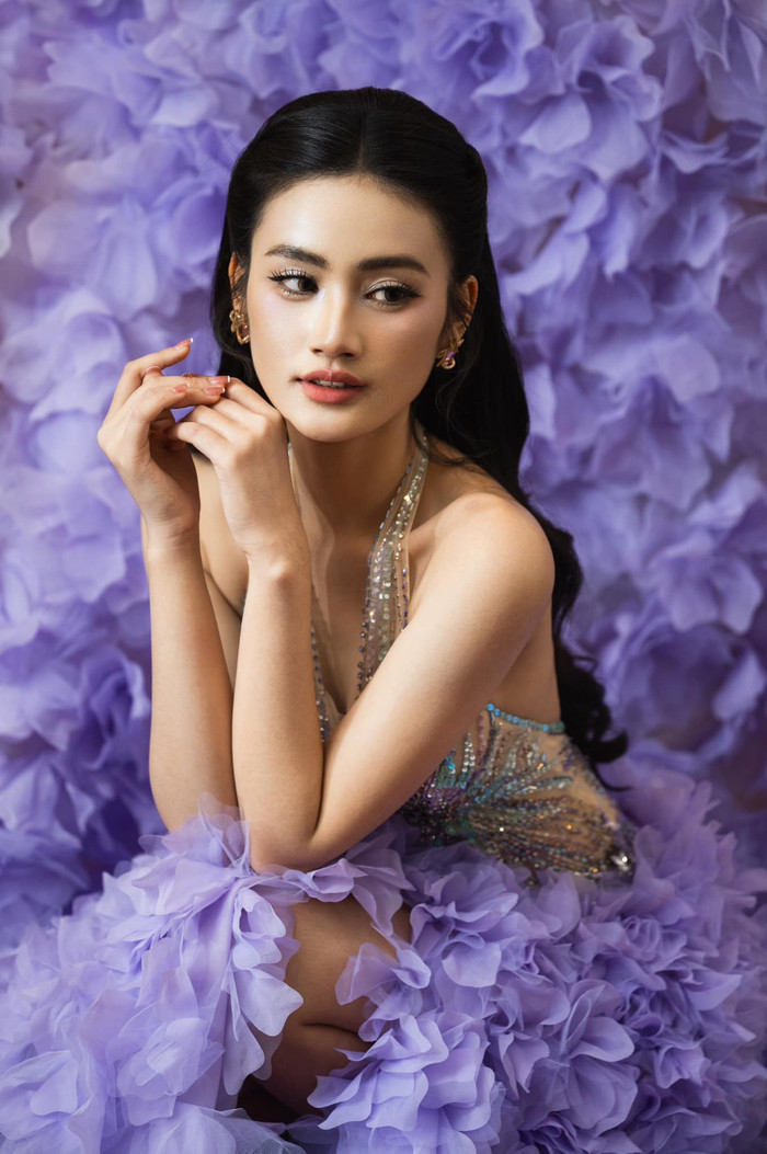 Hoa hậu Ý Nhi khoe sắc ngọt ngào trong bộ ảnh mới. Ảnh FBNV