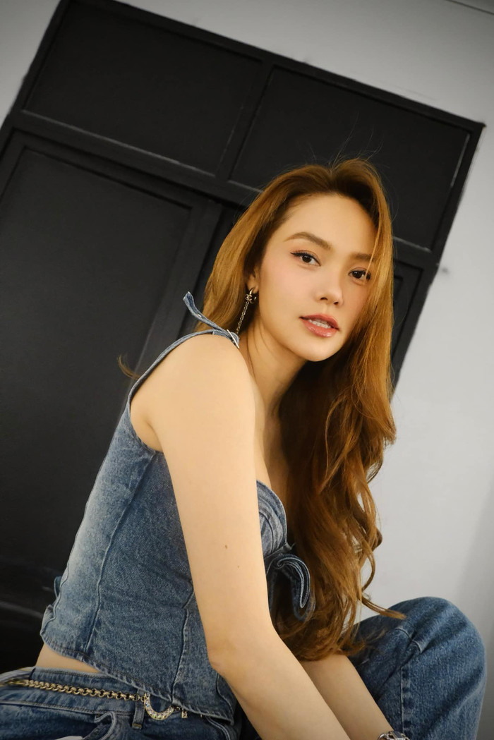 Minh Hằng tái xuất làng giải trí sau thời gian sinh con. Sắc vóc mẹ bỉm khiến nhiều người trầm trồ. (Ảnh FBNV)