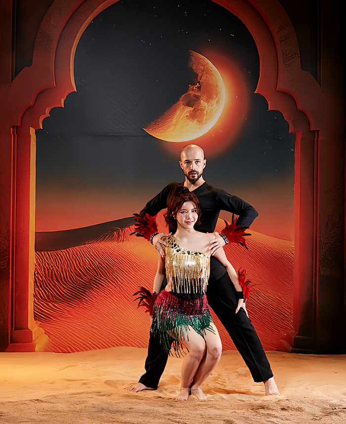 Tiết mục của Hooyeon và Zhivko được giám khảo Chí Anh cho 10 điểm, giám khảo Sandra cho 9 điểm, giám khảo Khánh Thi cho 8.5 điểm và giám khảo Đoan Trang là 9 điểm. 