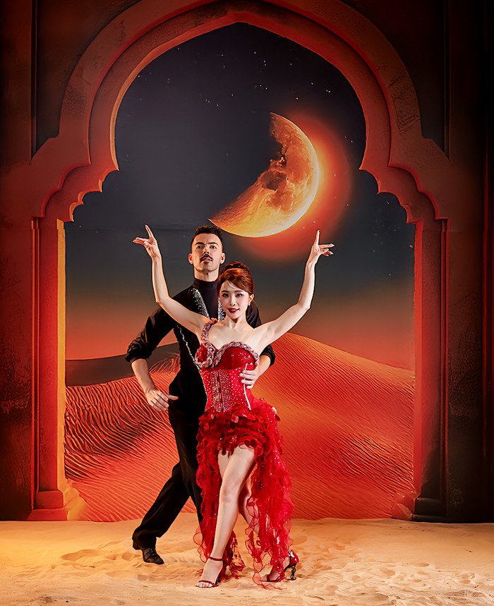 Tạo hình của Quỳnh Nga và bạn nhảy Tihomir Gavrilov tại vòng La tinh.