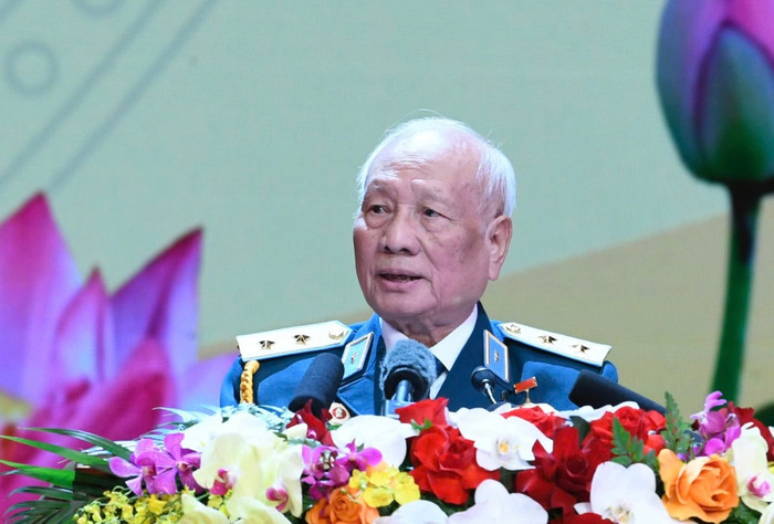 Đại diện cho cựu chiến binh, Trung tướng Nguyễn Văn Phiệt, Anh hùng Lực lượng vũ trang nhân dân, nguyên Phó Tư lệnh về Chính trị, Quân chủng Phòng không-Không quân phát biểu tại buổi lễ - Ảnh: VGP/Nhật Bắc