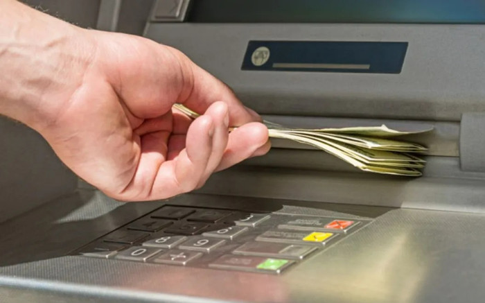Đi ra cây ATM rút tiền, cậu học sinh lớp 9 ngỡ ngàng khi tài khoản bỗng có hơn 260 tỷ đồng Ảnh 2