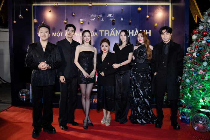 Trước đó, Lê Dương Bảo Lâm không đưa ra cát xê khi đóng phim của Trấn Thành. Nam đạo diễn đã yêu cầu Lê dương Bảo Lâm phải đưa ra một con số. (Ảnh FBNV)