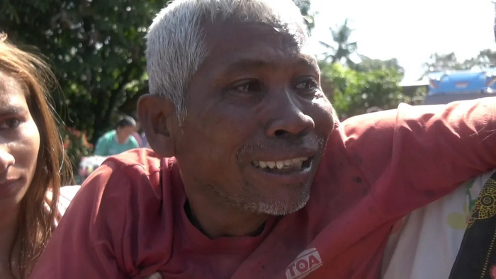 Ngôi nhà bị lửa thiêu rụi, cặp vợ chồng già gục ngã vì thứ quan trọng bên trong Ảnh 3