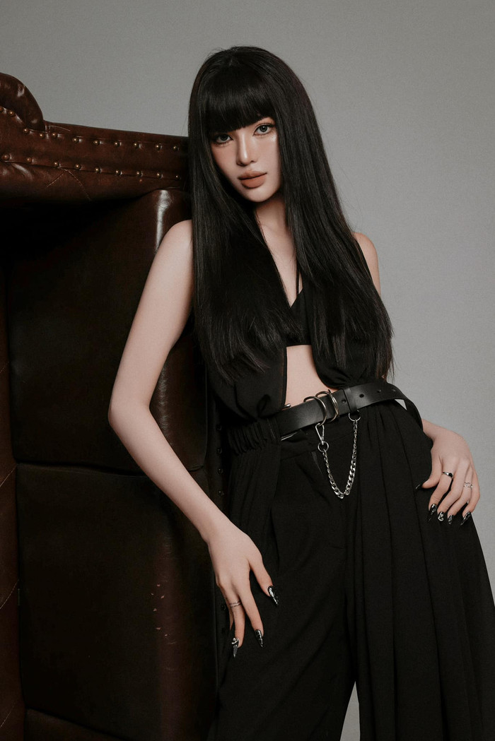 Á hậu Tường San luôn xuất hiện với những tạo hình cá tính, gợi cảm. Ảnh: FBNV