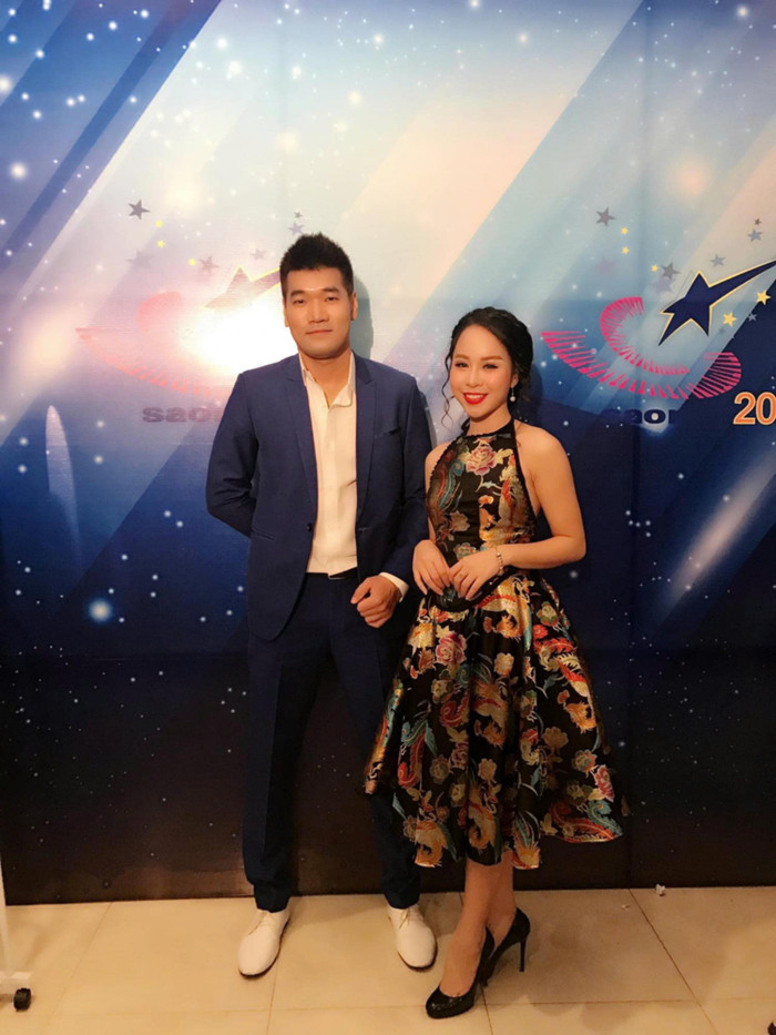 Hồng Duyên và ca sĩ Tạ Quang Thắng tạm 'chia tay' nhau vì vấn đề bản quyền. 