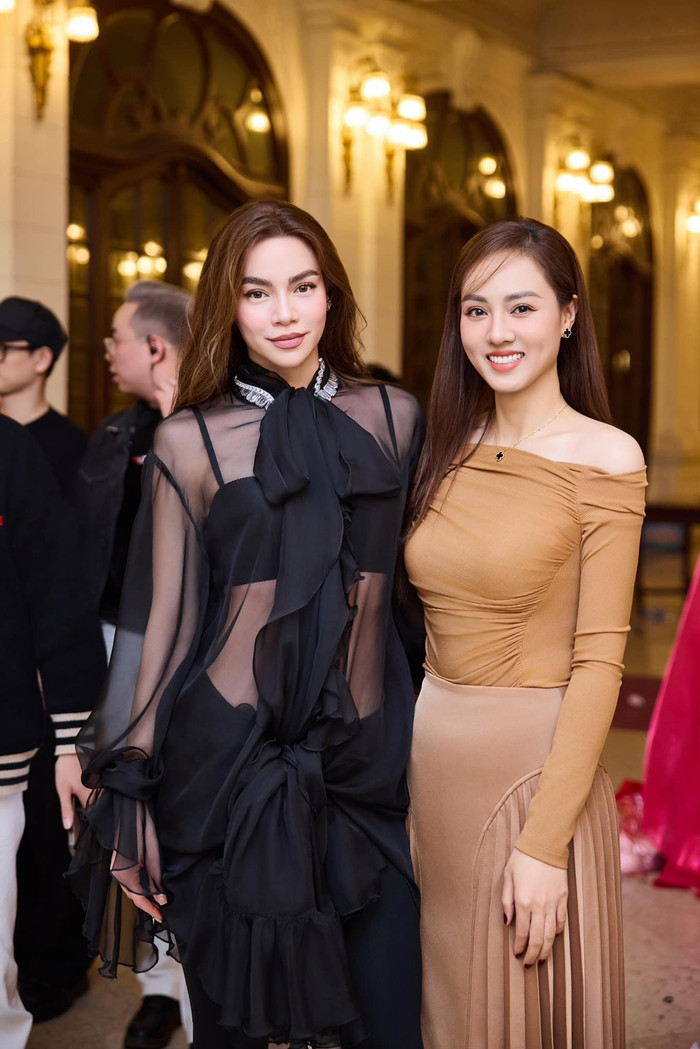 Vợ Công Lý có nhiều mối quan hệ tốt đẹp, thân thiết với những nghệ sĩ nổi tiếng ở trong giới showbiz. Ảnh: FBNV