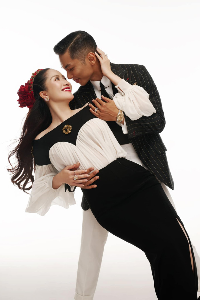 Khánh Thi có chồng tâm lý, ủng hộ mọi quyết định của bà xã. Ảnh: FBNV