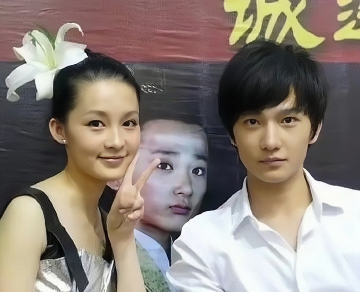 Dương Dương là mối tình đầu của Lý Thấm.