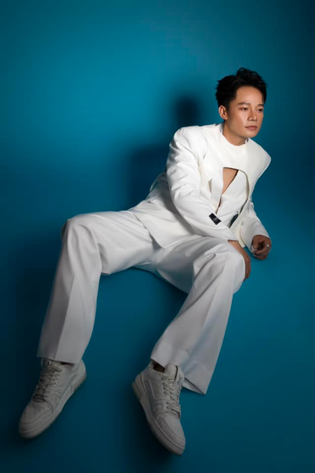 Nam ca sĩ ngày càng khẳng định chỗ đứng trong đường đua âm nhạc. Ảnh: NVCC