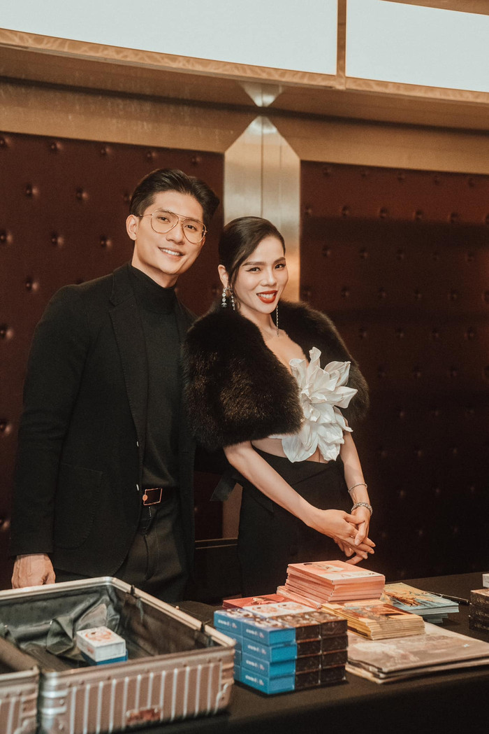 Lệ Quyên khá thoải mái, cởi mở mỗi khi được giới truyền thông hỏi về chuyện làm đám cưới. Ảnh: FBNV