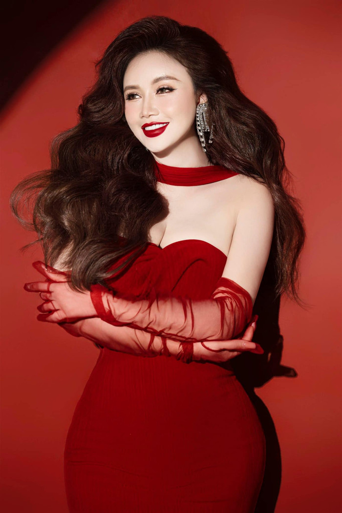 Showbiz 24h: Hoàng Yến hiện vẫn giữ kín mọi thông tin, hình ảnh liên quan đến chồng sắp cưới. Ảnh: FBNV