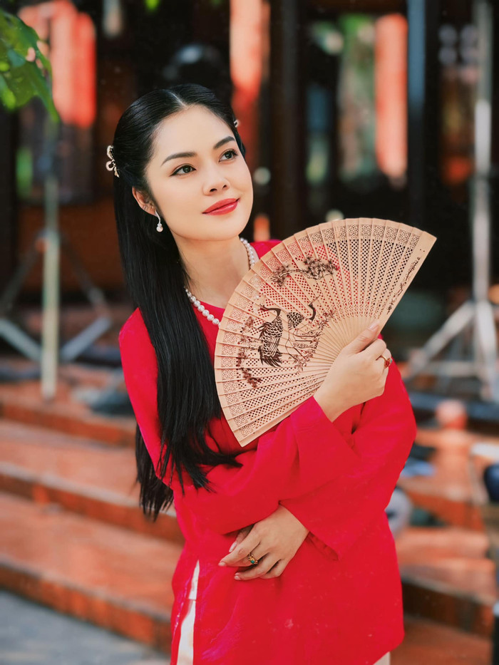 Showbiz 24h: Dương Cẩm Lynh sau khi trả nợ vẫn nỗ lực làm việc để có thêm thu nhập chăm lo cho các con. Ảnh: FBNV