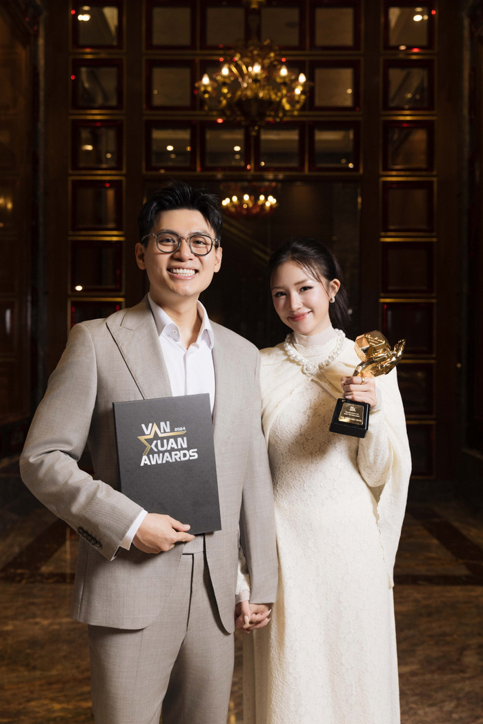 Gia đình Pam Yêu Ơi nhận giải thưởng Đại sứ được yêu thích nhất năm 2024.