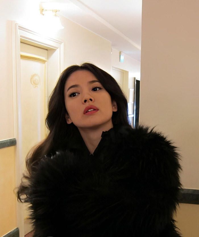 Hình ảnh quyến rũ gây sốt của Song Hye Kyo cách đây 14 năm bất ngờ hot trở lại. 