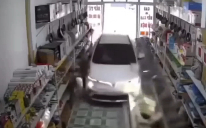 Ô tô lao vào nhà dân tông tử vong bé gái 17 tháng, hàng xóm kể lại khoảnh khắc đau lòng Ảnh 2