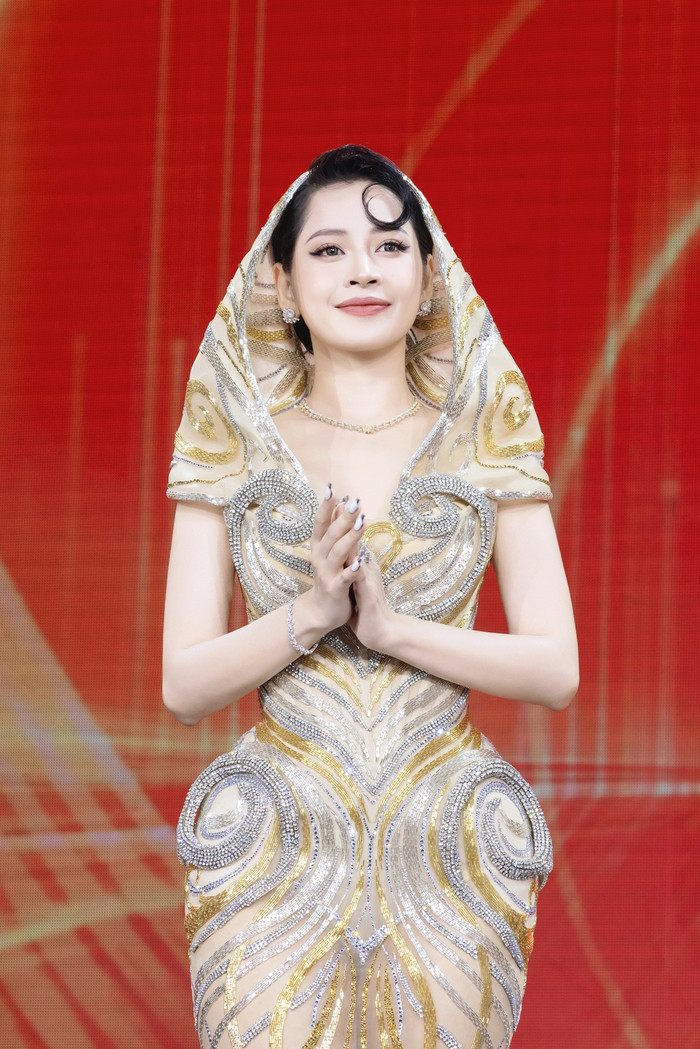 Hơn 1 thập kỉ hoạt động nghệ thuật, Chi Pu ngày càng thăng hạng về nhan sắc và gặt hái được nhiều thành công nhất định.