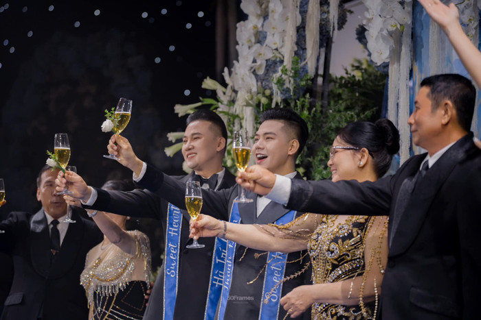 Chuyện tình cảm của cặp đôi được bố mẹ hai bên ủng hộ. (Ảnh: FBNV)