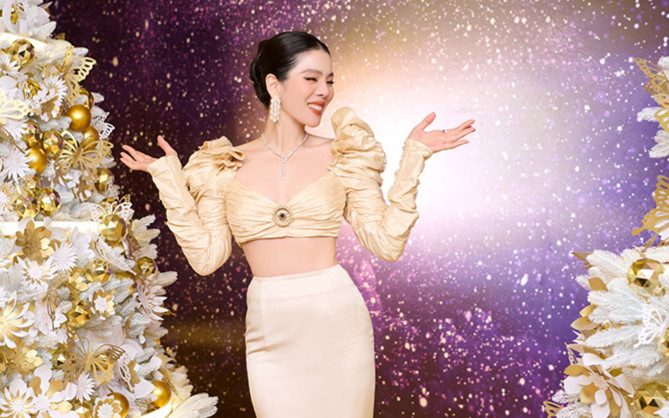 Lệ Quyên mặc hở khoe vòng eo siêu thực giữa trời đông Hà Nội Ảnh 2