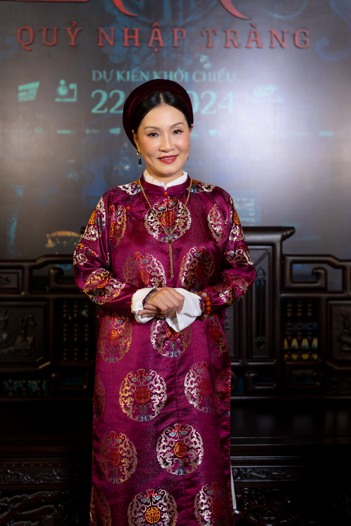 Nghệ sĩ Hồng Đào có một năm hoạt động nghệ thuật mạnh mẽ.