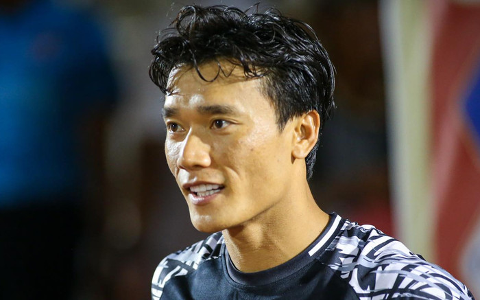 Thủ môn Bùi Tiến Dũng chơi xuất sắc khiến HAGL bất lực Ảnh 2