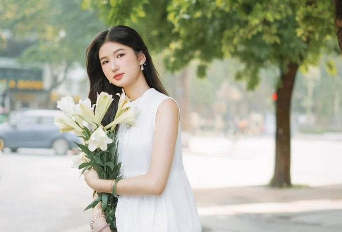 Nhan sắc xinh đẹp tuổi 18 của nàng Mơ. (Ảnh FBNV)