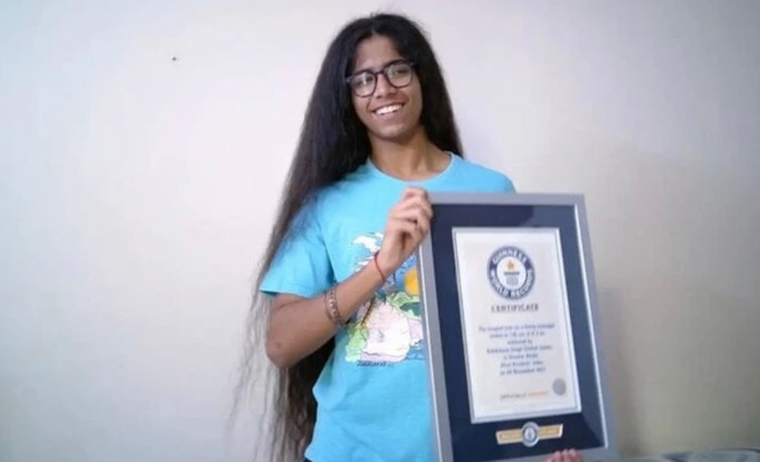 Nam thiếu niên Ấn Độ lập kỷ lục Guinness với mái tóc dài kỷ lục