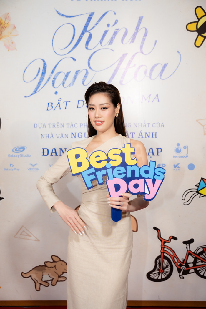 Vòng eo siêu nhỏ của Hoa hậu Khánh Vân khiến dân tình xuýt xoa ngưỡng mộ