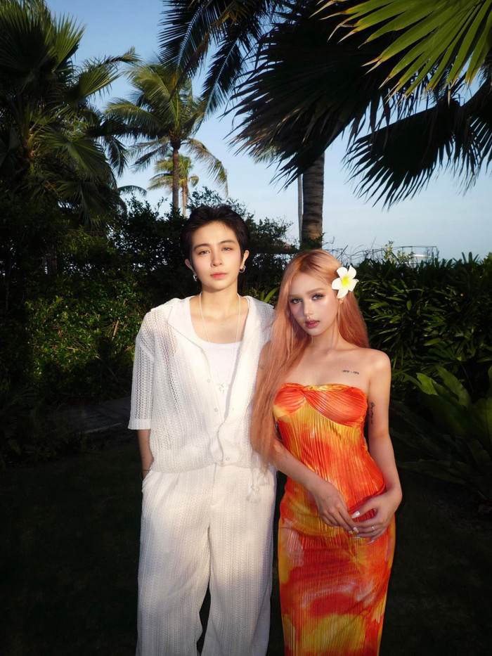 Xoài Non bị bắt gặp 'khoá môi' Gil Lê đầy ngọt ngào sau 2 tháng xác nhận ly hôn chồng cũ. (Ảnh: FBNV)