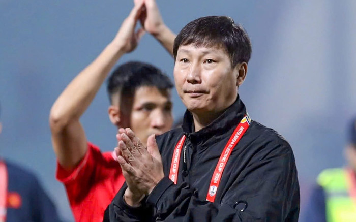 Sự thích nghi đáng nể của HLV Kim Sang Sik Ảnh 2