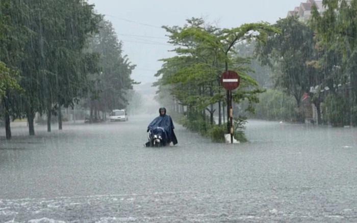 Dự báo thời tiết hôm nay (24/12): Bão số 10 gây mưa lớn ở miền Trung Ảnh 2