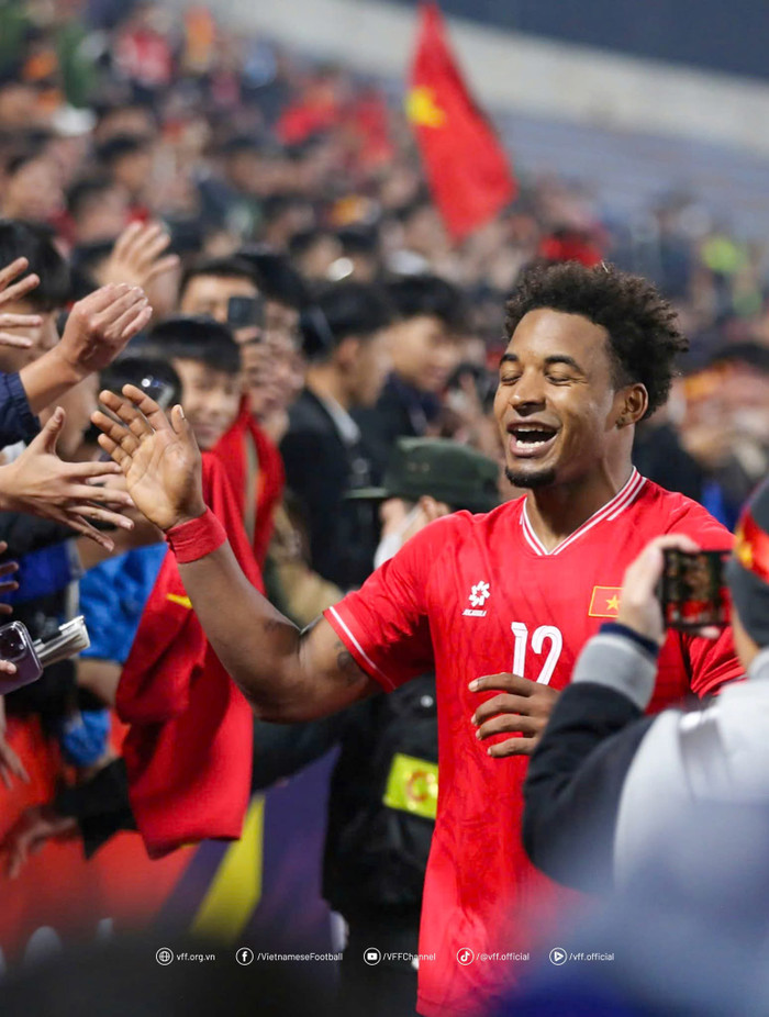 Nguyễn Xuân Son đã chóng nhận được sự yêu mến từ người hâm mộ. Ảnh: VFF