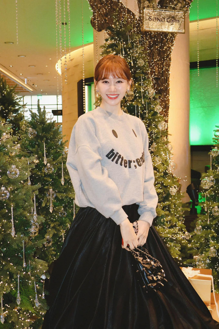 Nhan sắc rạng rỡ của Hari Won trong loạt ảnh mới được ngợi khen. (Ảnh: FBNV)