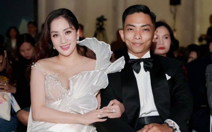 Phan Hiển 'đánh lẻ' Khánh Thi, nhảy múa với 'cô gái đặc biệt' Ảnh 2