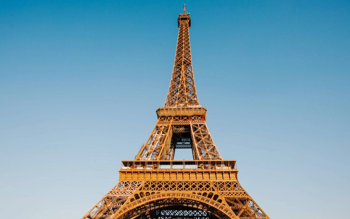 Báo cháy tại tháp Eiffel trước thềm Giáng sinh Ảnh 2